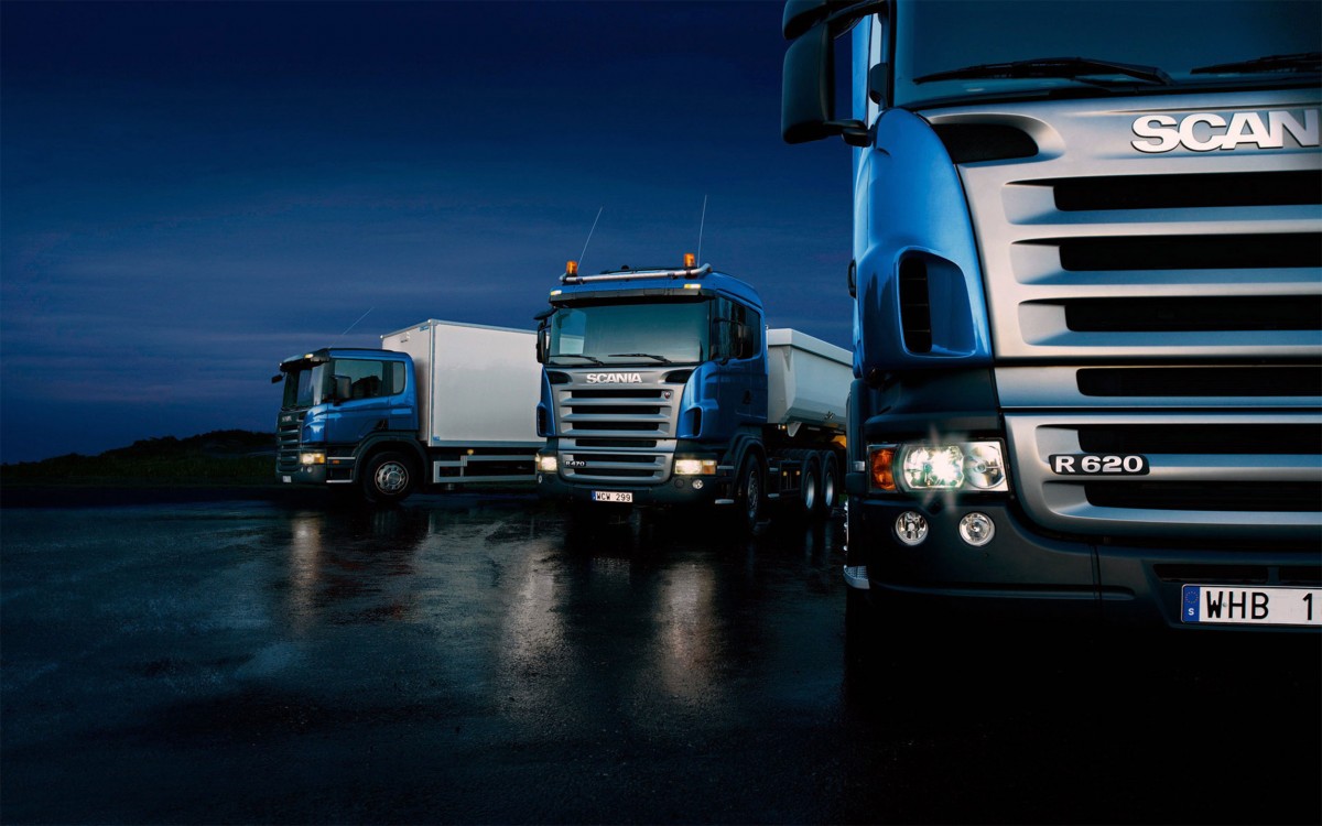 ../wp-content/uploads/sites/2/2015/09/Three-trucks-on-blue-background-1200x750.jpg